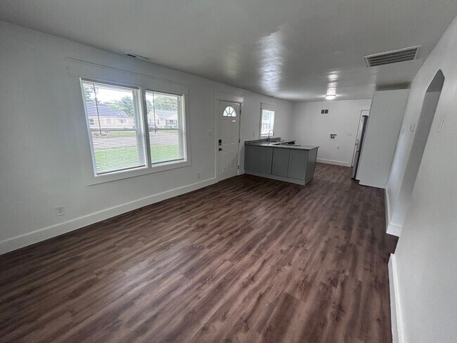 Foto del edificio - 700 N Moore Rd