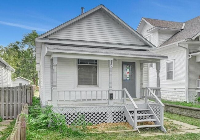 Building Photo - 820 Charleston St