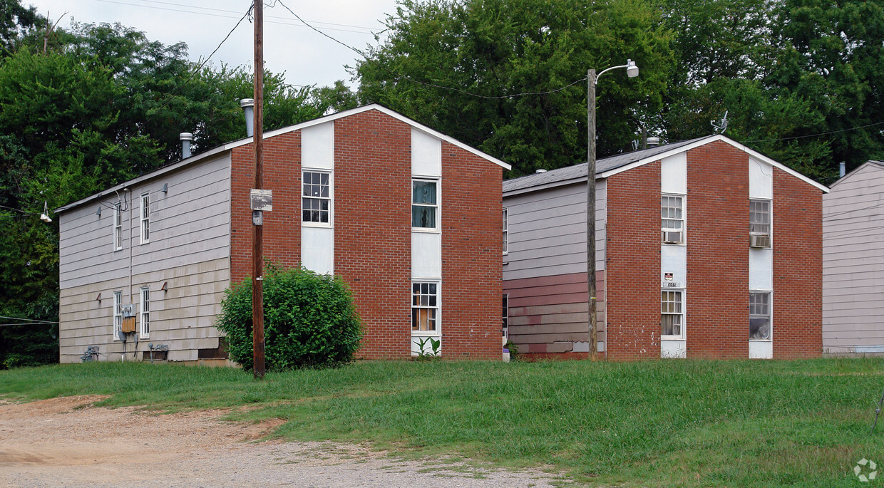 Building Photo - 1448 Sawyer Rd