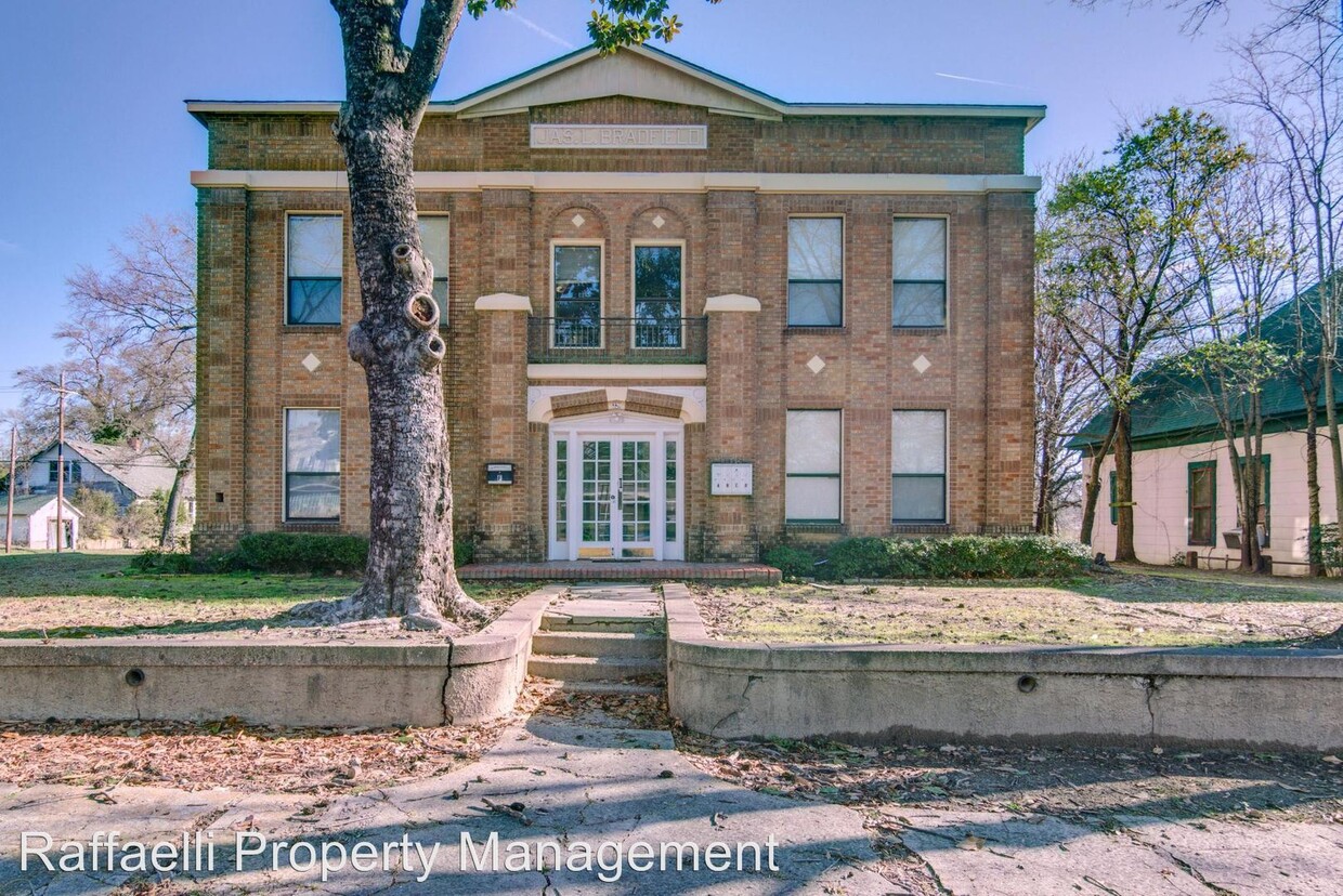 Primary Photo - 320 Beech St