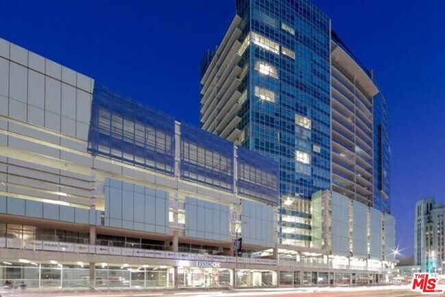 Building Photo - 3785 Wilshire Blvd