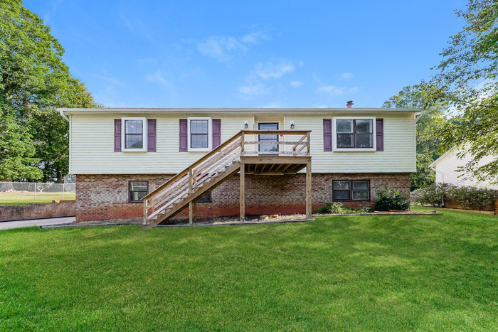 Foto principal - Great 3 Bedroom in Clemmons, NC