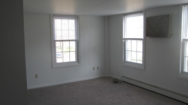 Master bedroom - 12 Elm St