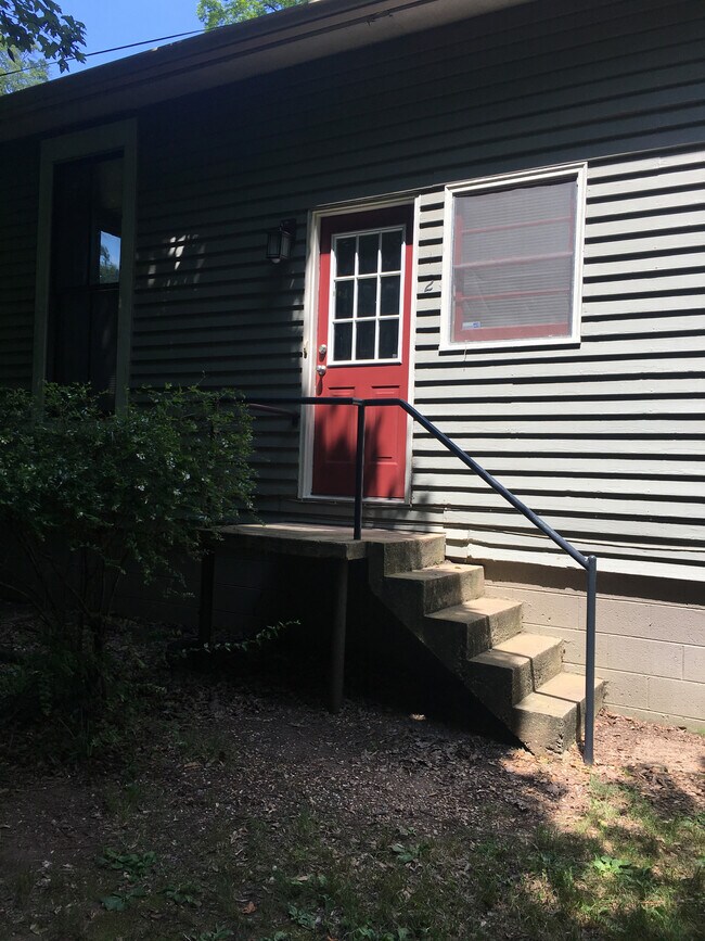 Building Photo - 327 Oglethorpe Ave