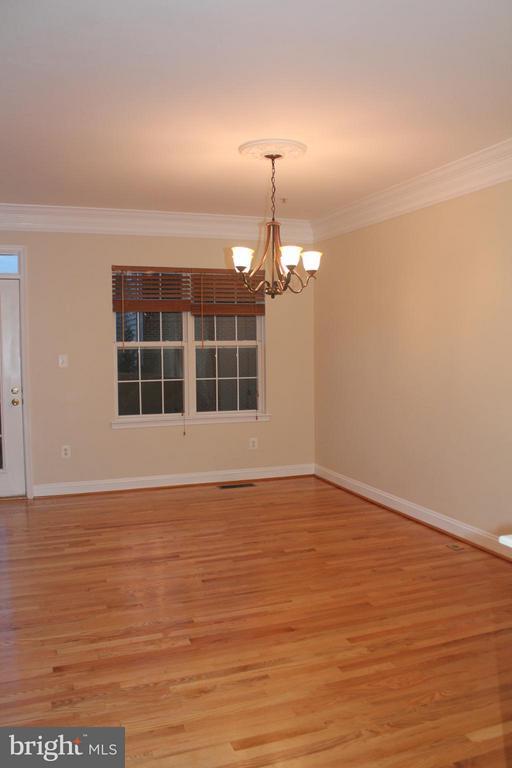 Foto del edificio - 12958 Clarksburg Square Rd