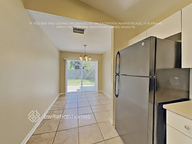 Building Photo - 10517 Lakeside Vista Dr