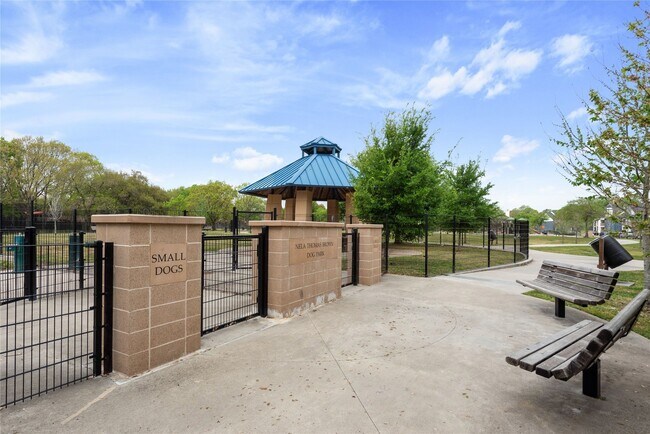 Foto del edificio - 11805 Southlake Dr
