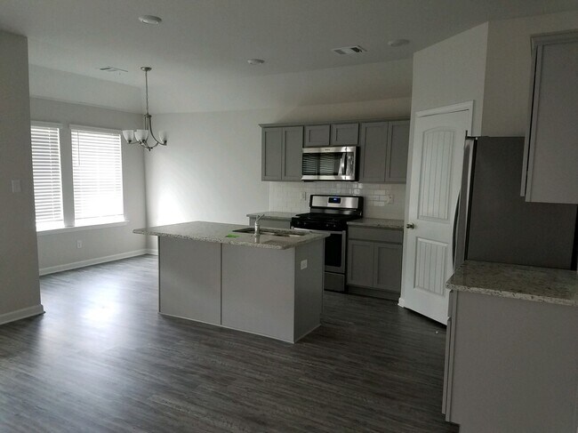 Foto del edificio - 75288 Crestview Hills Loop