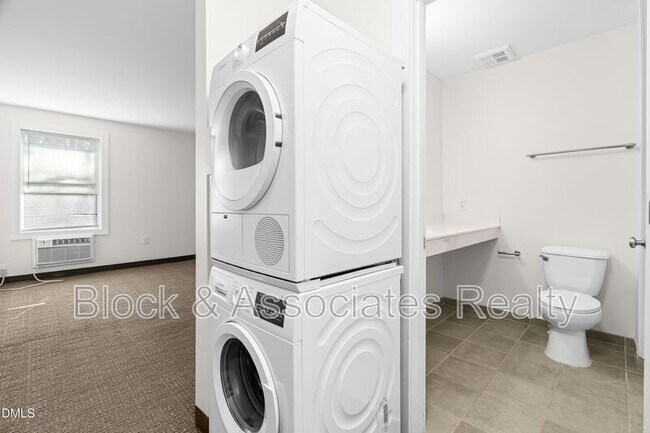 Foto del edificio - 5104 Hollyridge Dr