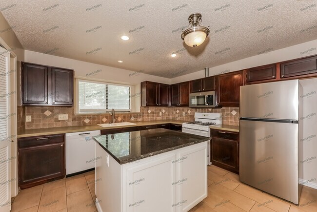 Foto del edificio - 8014 Meadowlark Ln