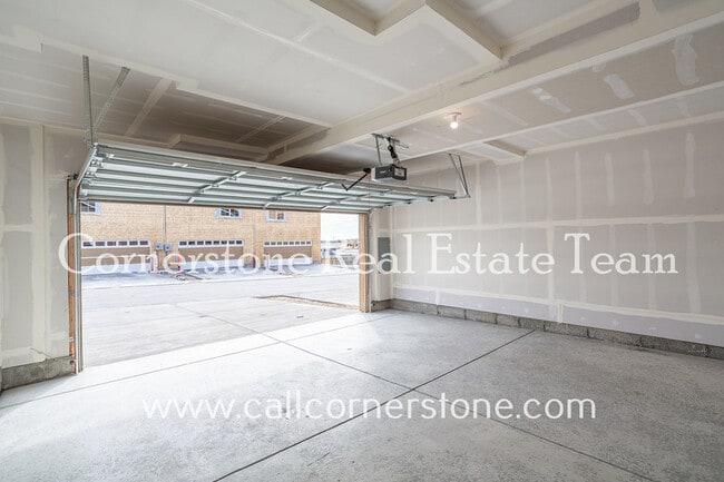 Building Photo - 7694 Pitch Pine Vw