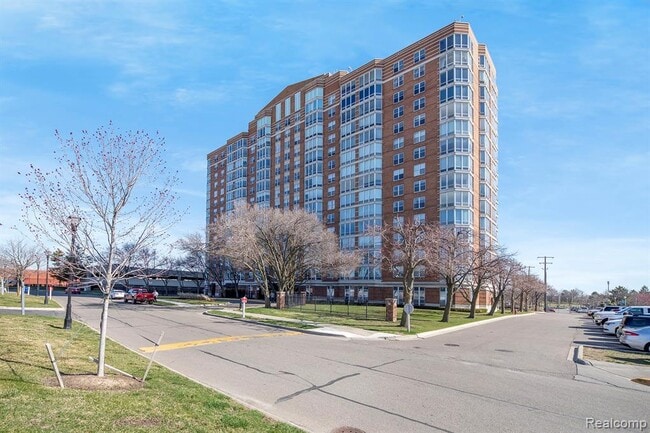 Building Photo - 250 E Harbortown Dr