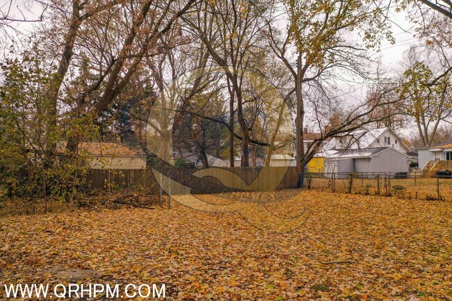 Foto del edificio - Available Now!! Half OFF First Month's Rent!