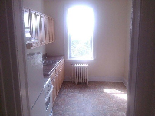 Building Photo - 411 Highland Ave