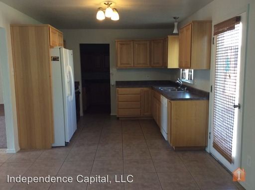 Building Photo - 3308 Edgecliff Dr