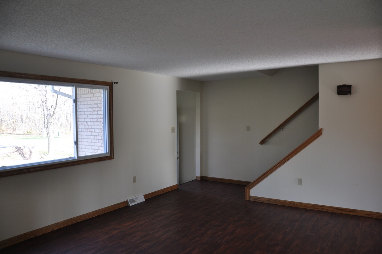 Foto principal - 6077 New Taylor Rd