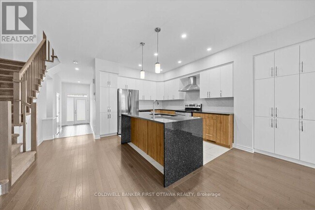Building Photo - 1015 Eider St