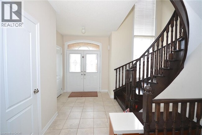 Photo du bâtiment - 2105 Falling Green Dr