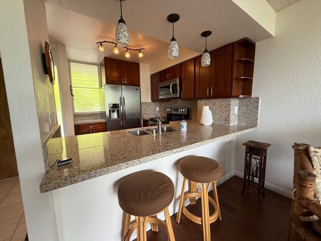 Building Photo - Makaha Valley Towers Fully Furnished. 1 Be...
