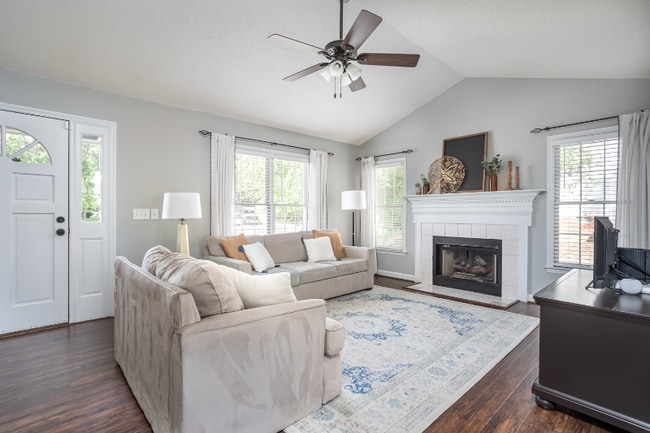 Building Photo - 976 St Catherines Dr