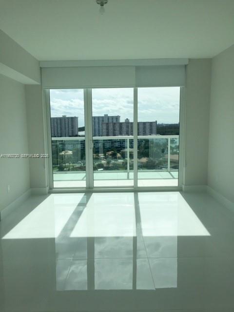 Foto del edificio - 400 Sunny Isles Blvd