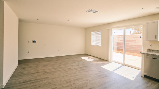 Building Photo - 2129 Shady Tree Cir