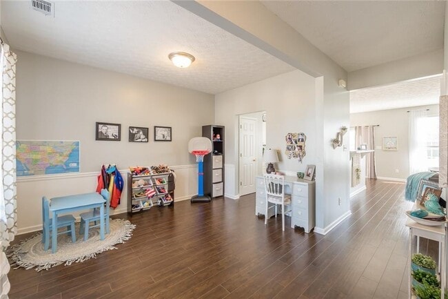 Building Photo - 3615 Beacon Ridge