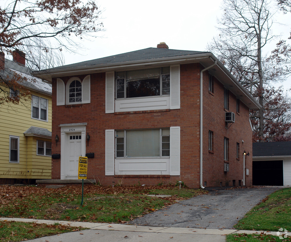 Primary Photo - 2524 Berdan Ave