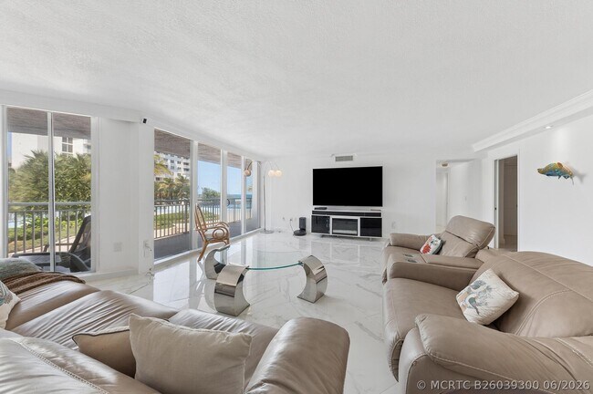 Building Photo - 3546 S Ocean Blvd