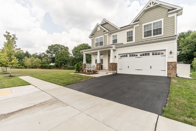 Building Photo - 1512 Hideaway Pl