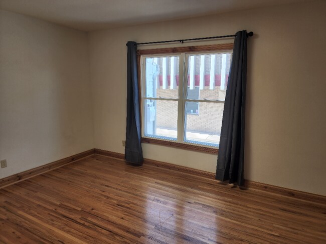 Foto del edificio - 1634 S College Ave