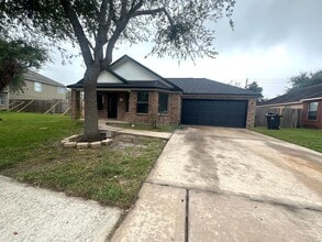 Building Photo - 15007 Jerek Dr