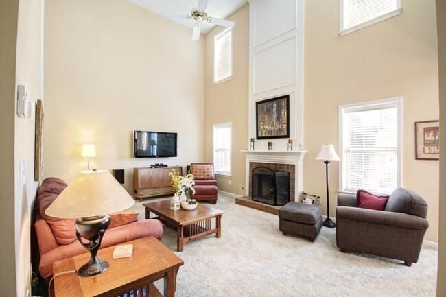 Building Photo - 1364 Glenover Way