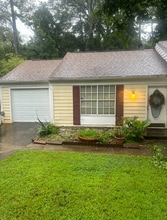 Building Photo - 6290 Laurel Post Dr