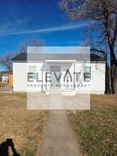 Building Photo - 2217 SW 49th St