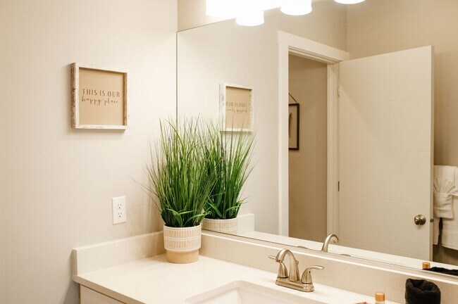 Foto del edificio - Beautiful Condo with views of Pine Valley