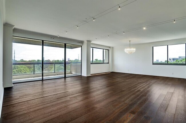 Foto del edificio - 49 Briar Hollow Ln