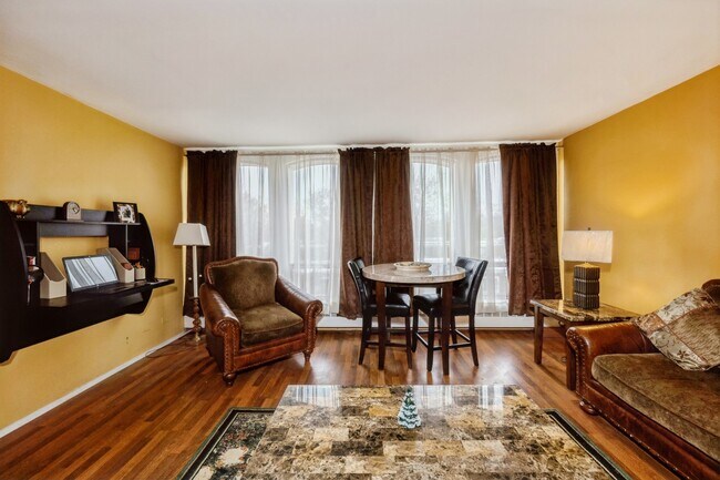 Foto del edificio - 1401 E 55th St