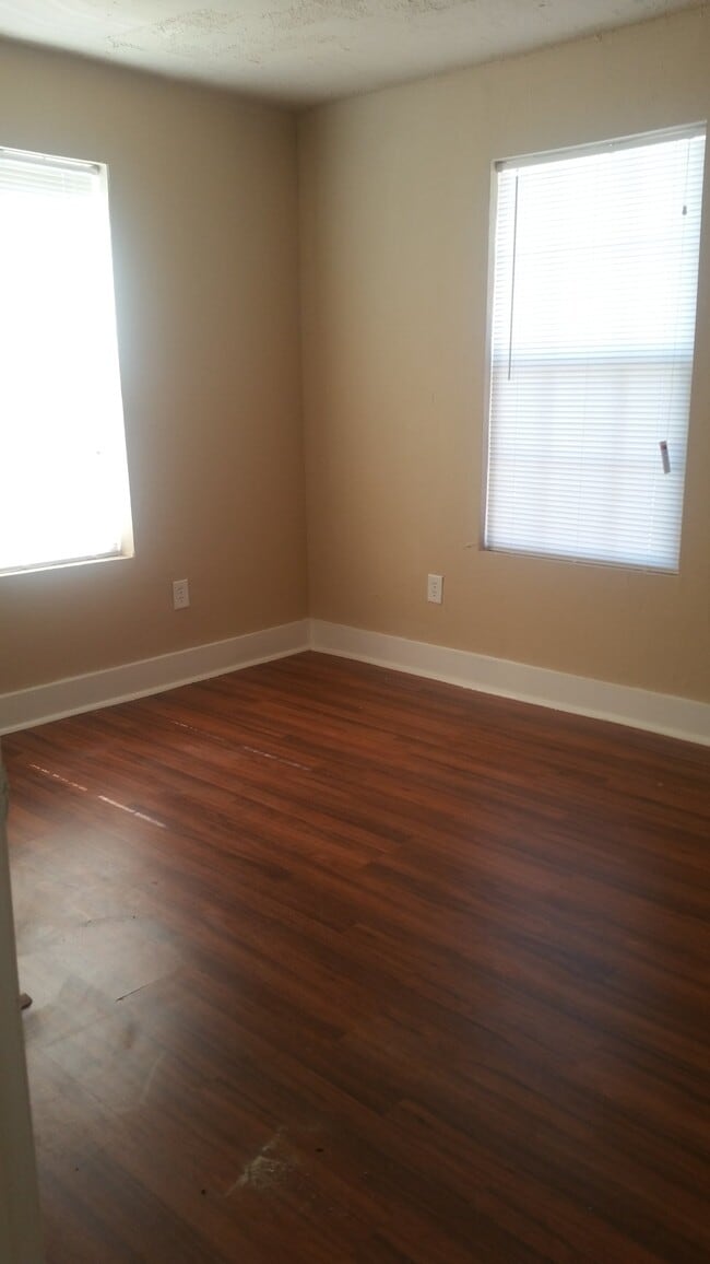 Photo - 1404 NE 9th St (Oklahoma City, OK) Apartment