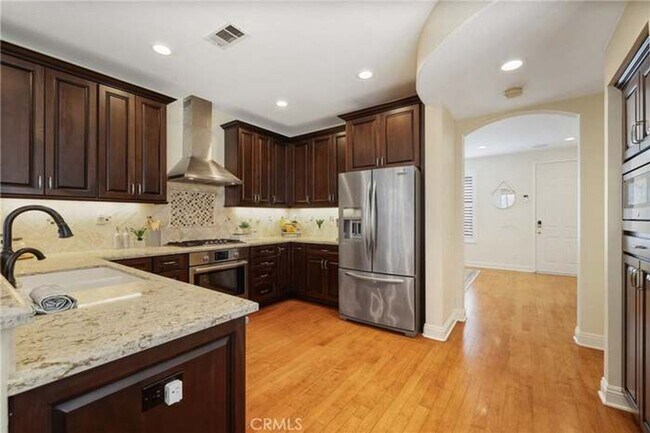 Building Photo - 3 Bedroom Plus Loft in Los Flores