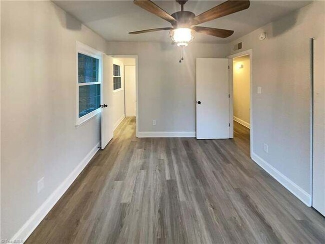 Foto del edificio - 4043 Larkspur Pl