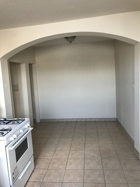 Building Photo - 1-Bed/1-bath condo for rent - heat included