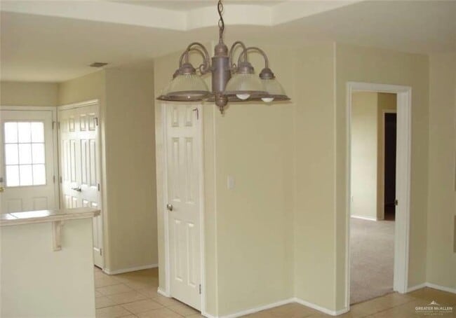 Foto del edificio - 719 W Sherryl Ave