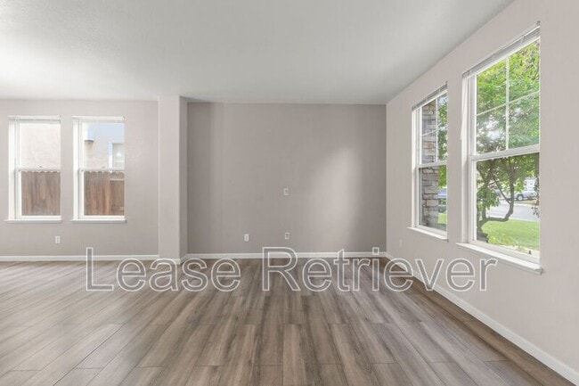 Foto del edificio - 4244 Lindsey Ln