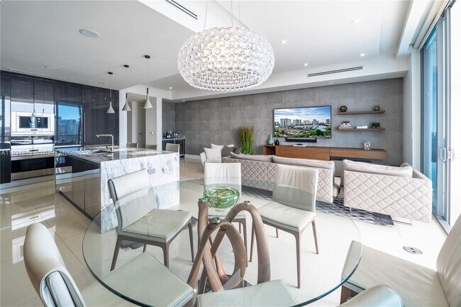 Foto del edificio - 3300 NE 188th St