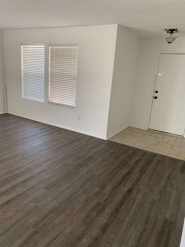 Photo - 2701 Woodlake Pkwy House