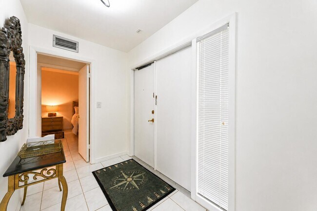 Foto del edificio - 9900 S Ocean Dr