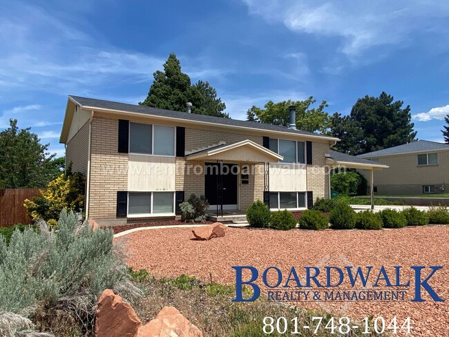 Building Photo - 451 8120 S
