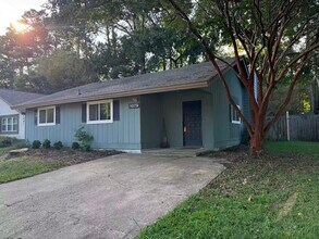 Building Photo - 1079 Tall Oak Dr