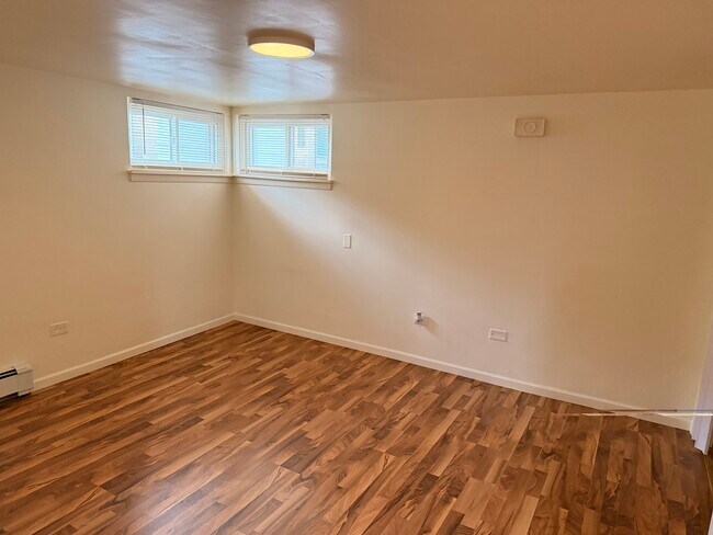 Foto del edificio - 8738 N Elmore St